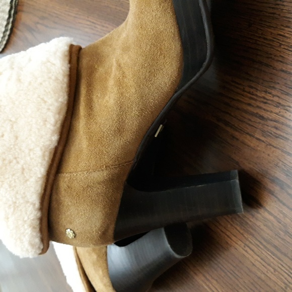Ugg Suede Booties  Size 9 - Picture 4 of 6
